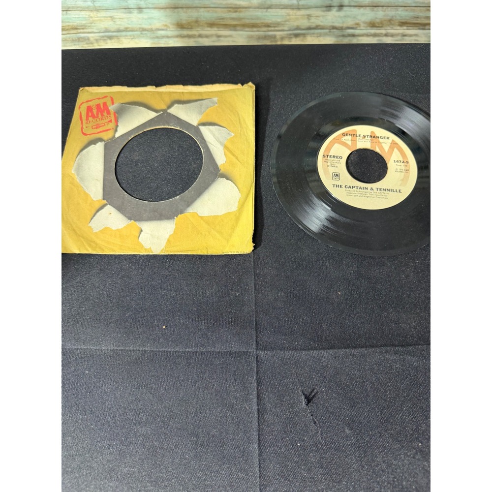 A&M Records The Captain & Tennille 7" Vinyl 45 RPM Love Will Keep Us Together EX